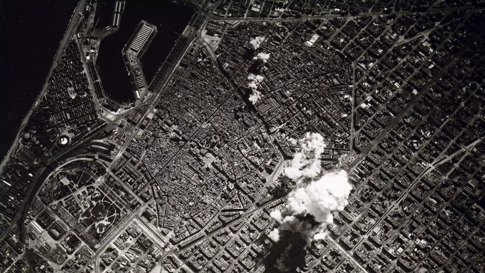 Una de les imatges del bombardeig de Barcelona del 1938