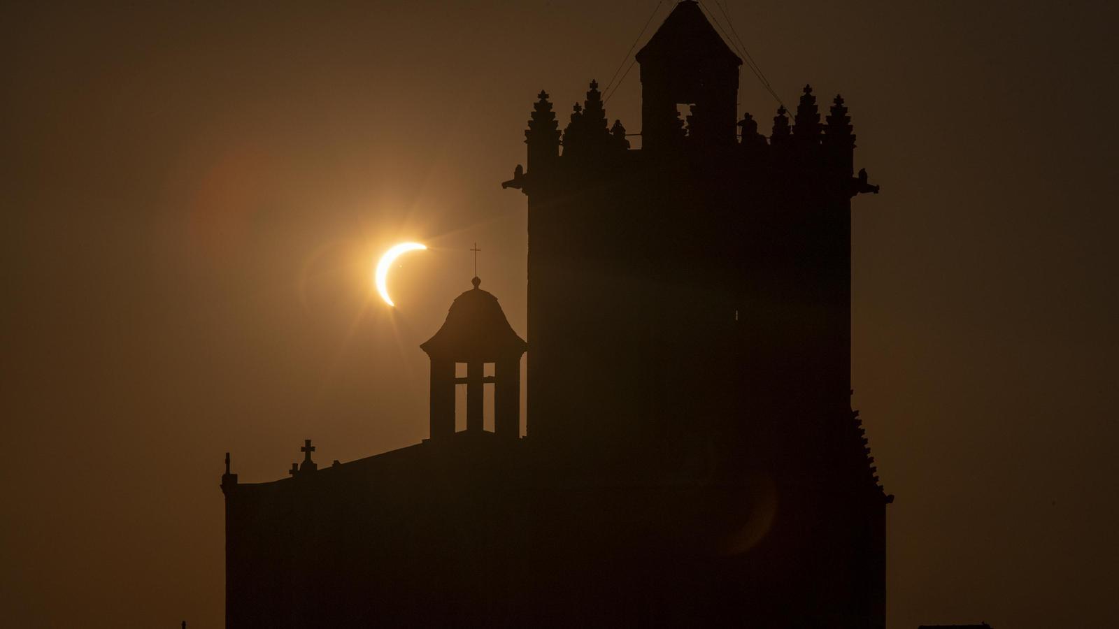 View of the eclipse from the city of Tarragona