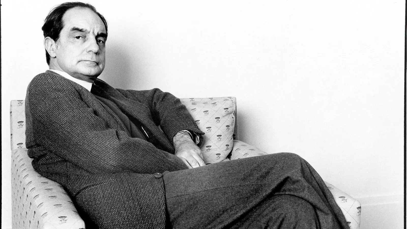 L’escriptor Italo Calvino en una imatge del 1984, un any abans de morir amb 61 anys.
