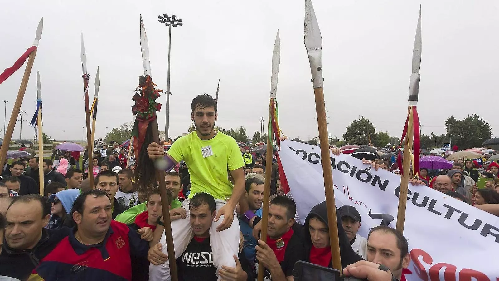 Un grup de gent, durant la la celebració del Toro de la Vega