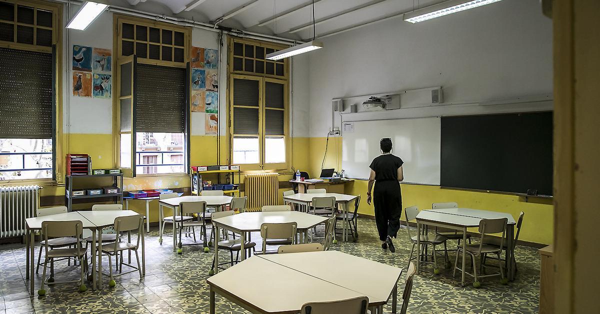 Substitute Teacher Program Suspended After 1 Year