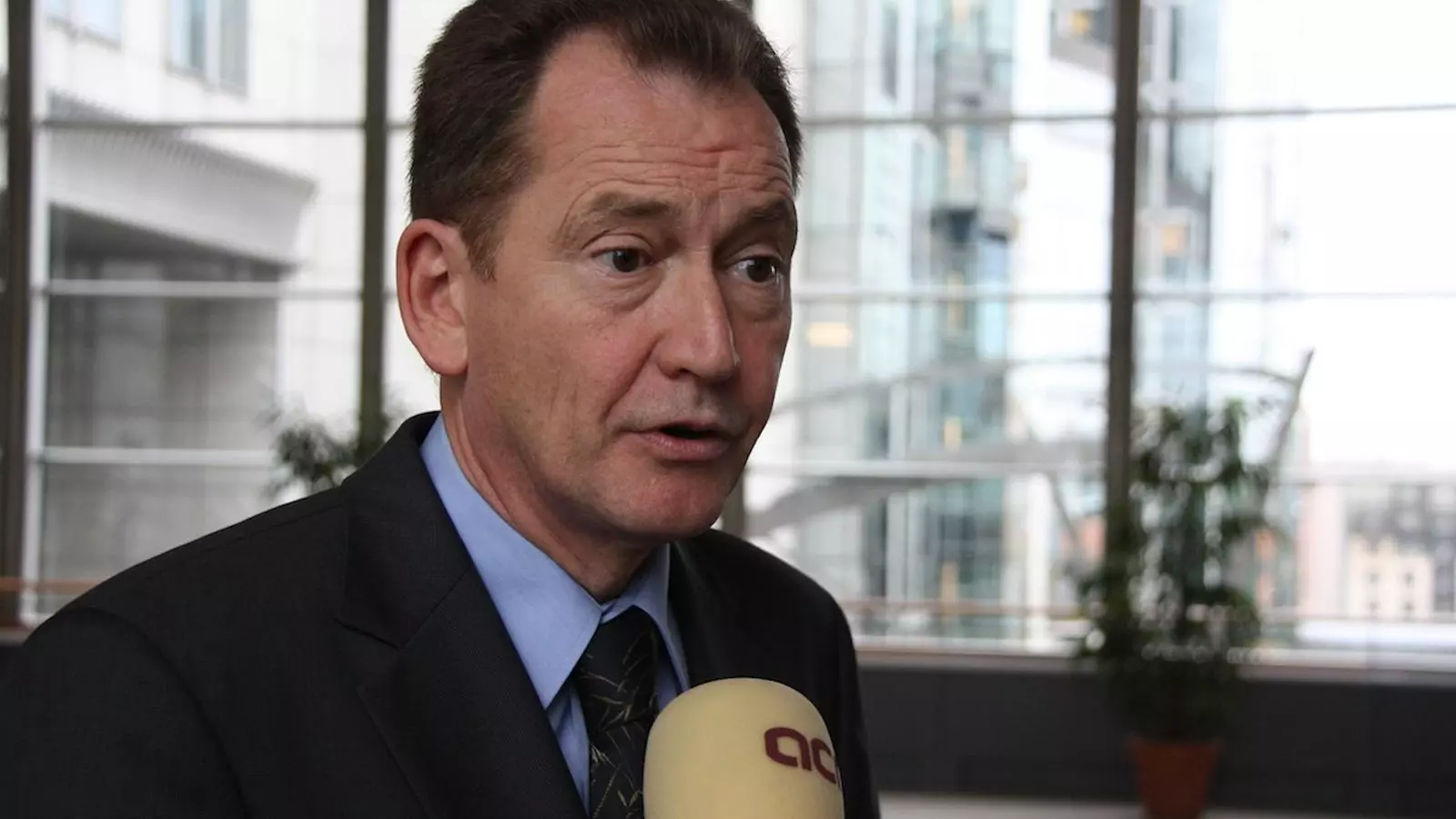 El president del grup ALDE a l'Eurocambra, Graham Watson, en l'entrevista amb l'ACN a Brussel·les / ACN