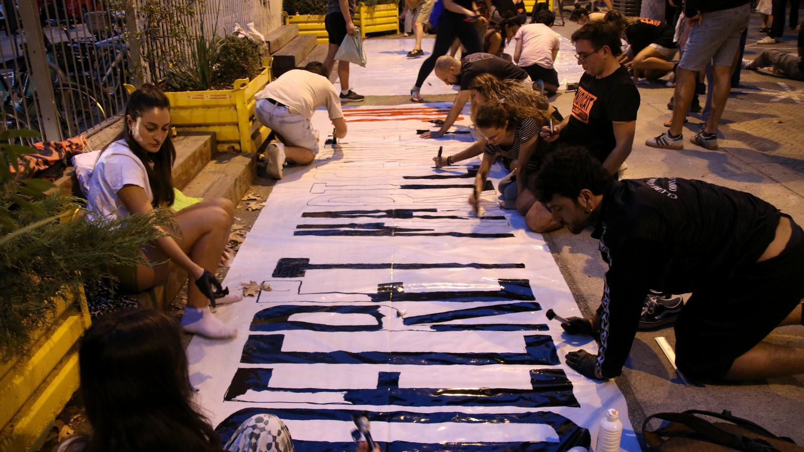 The Tenants' Union preparing the protests for this Monday.
