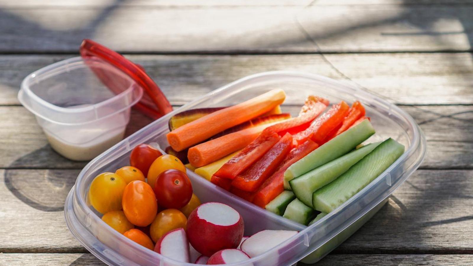 A lunchbox with food for summer time