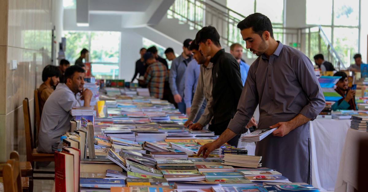 The future of young people in Afghanistan: forced to be silent, without questioning anything