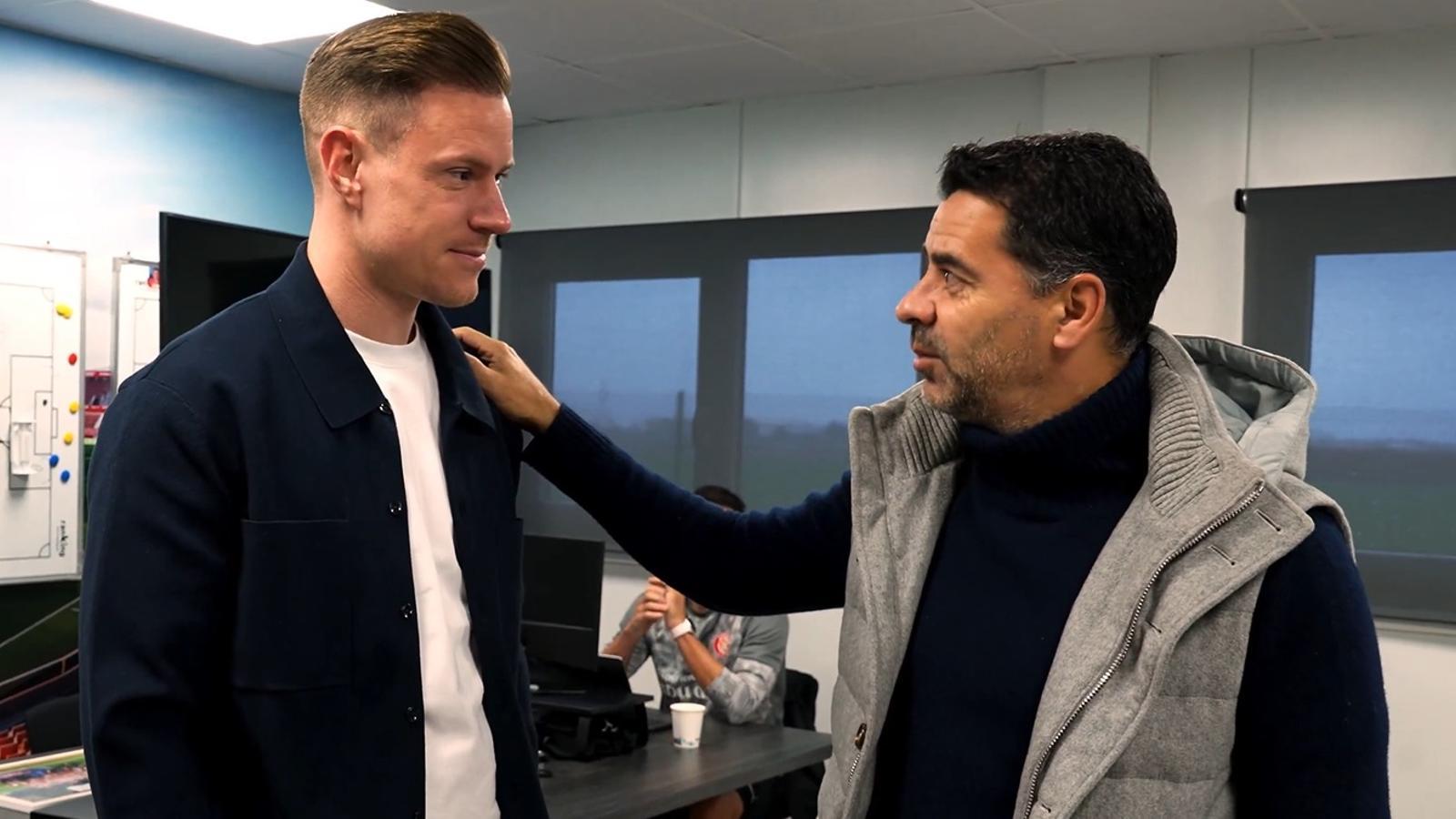 Ter Stegen and Míchel talking yesterday at Girona's sports city.