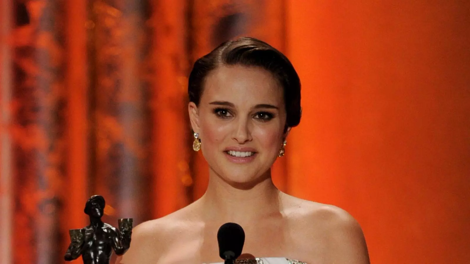 Natalie Portman recull el premi SAG