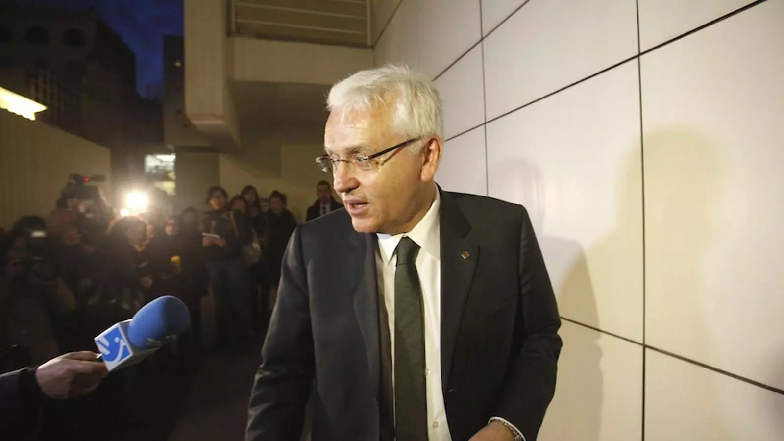 El conseller de Cultura Ferran Mascarell arriba a la reunió de la comissió delegada del Macba / MANOLO GARCÍA