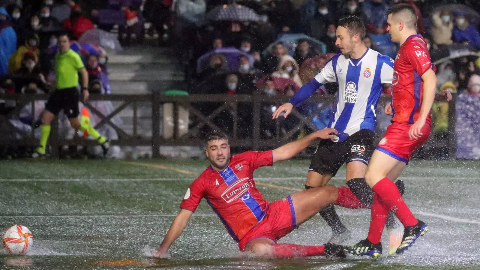 Loren Morón s'ha estrenat com a golejador blanc-i-blau al camp del Solares