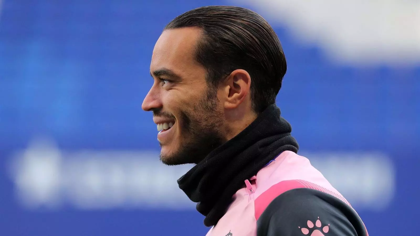 Raúl de Tomás, durant un entrenament amb l'Espanyol a Cornellà-El Prat
