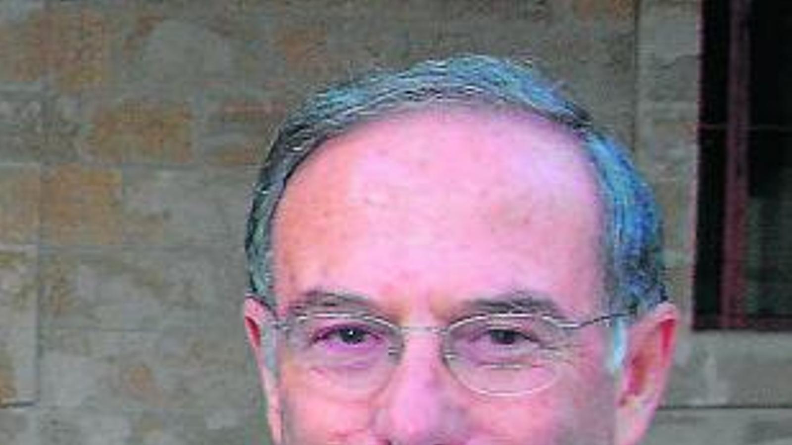 Antoni Vidal Ferrando acaba de publicar 'Els miralls negres', un llibre de dotze relats.