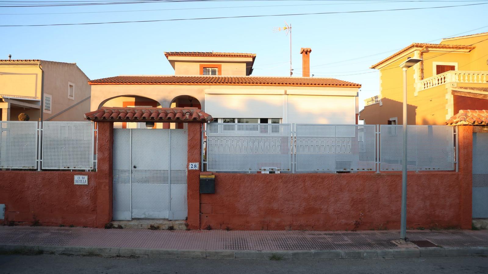 La vivienda en la que han encontrado los dos cadáveres.