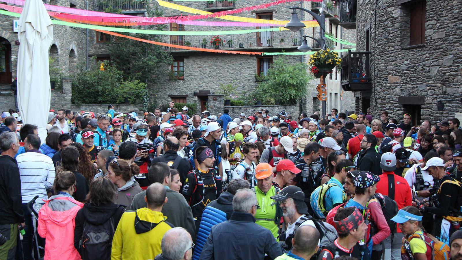 Sortida de l'Eufòria de l'Andorra Ultra Trail Vallnord. / M.J. (ANA)