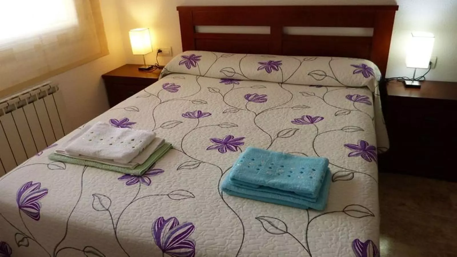 Una habitació d'un apartament turístic.