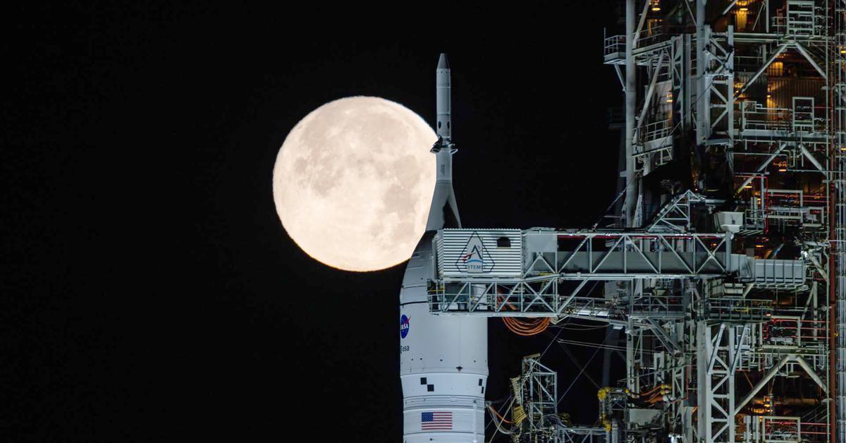 Comença el compte enrere per tornar a la Lluna. Si no hi ha incidents, a les 00.24 hores d'aquest dimecres (hora catalana), quatre astronautes s'enlairaran en una missió de 10 dies després de més de mig segle de l'últim allunatge.