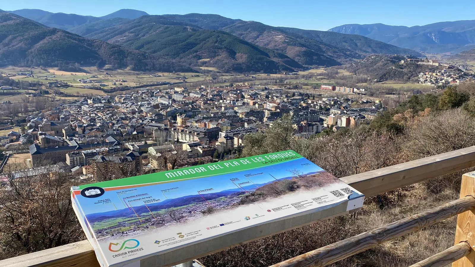 La Seu d'Urgell des del mirador de les forques.