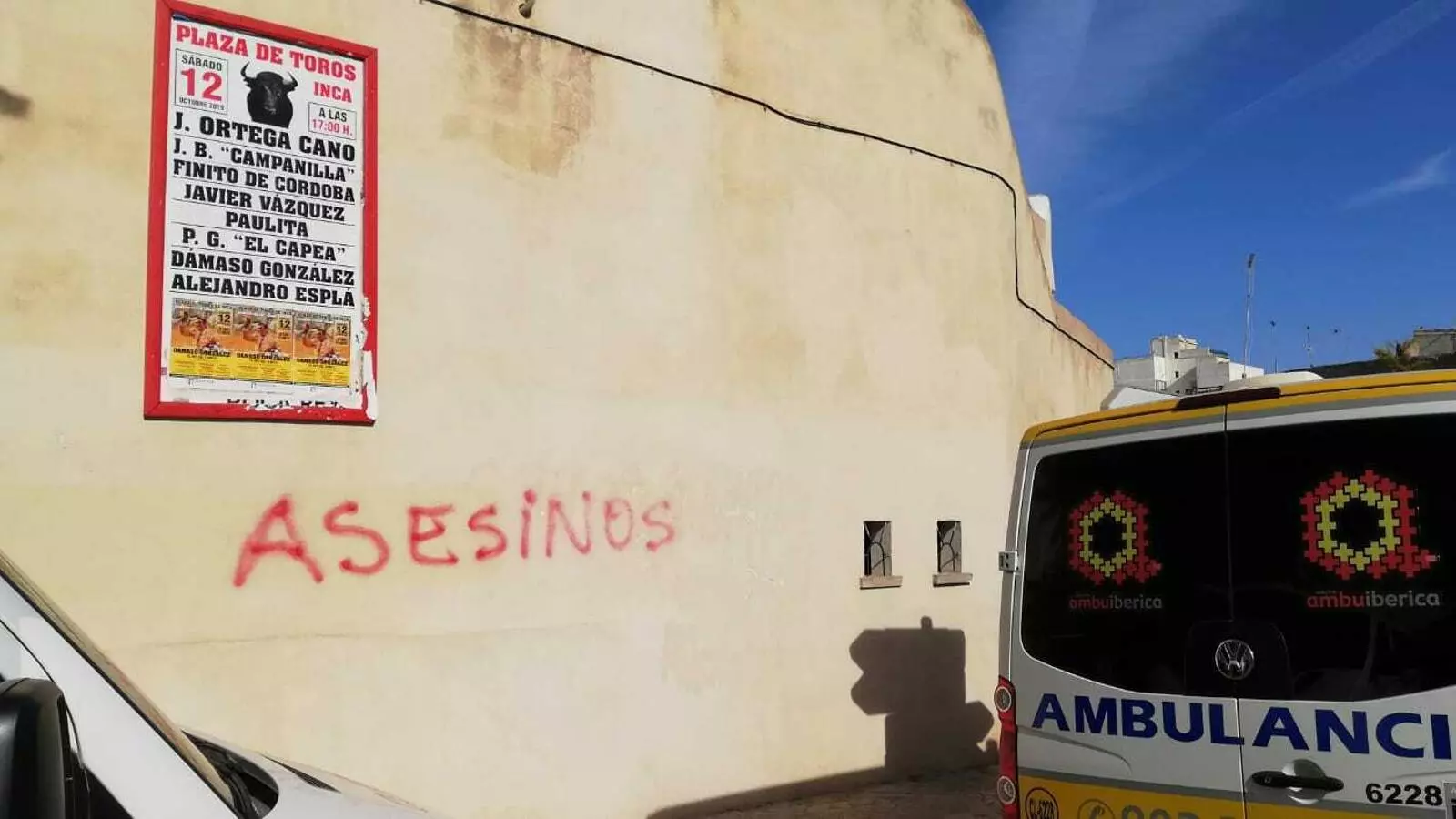 Una pintada, devora al cartell de la cursa d'aquest dissabte