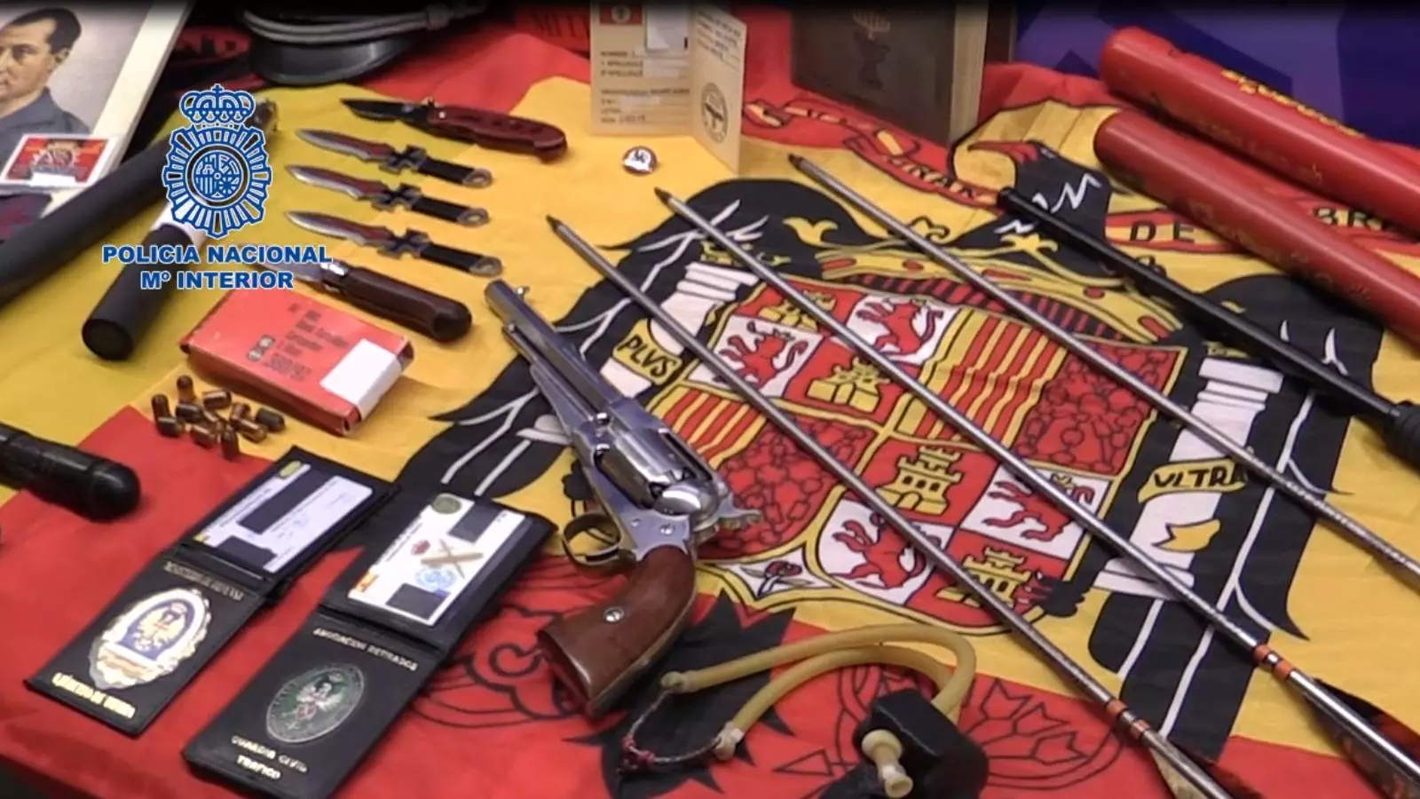 Material decomissat al grup neonazi.