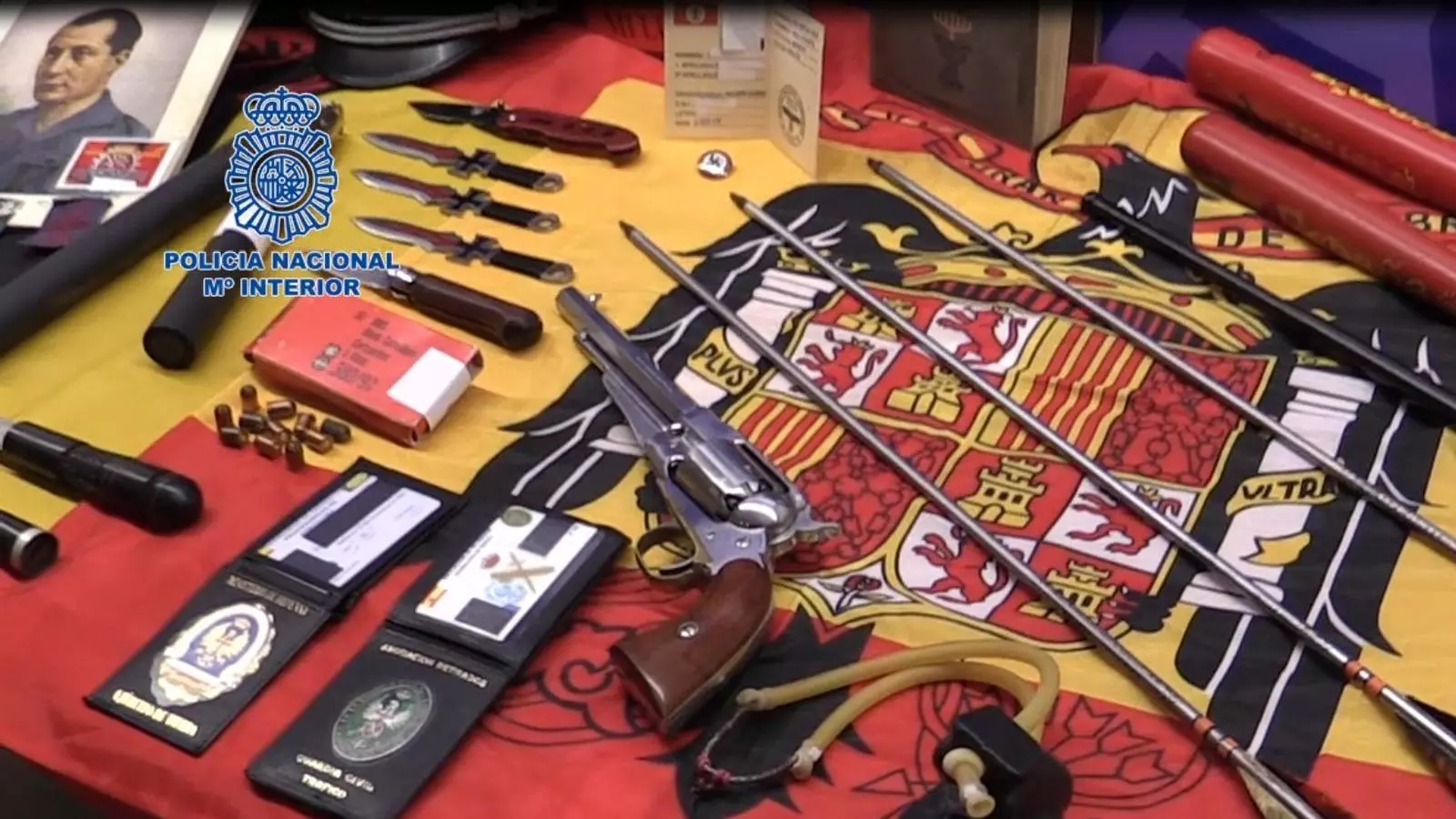 Material decomissat al grup neonazi.