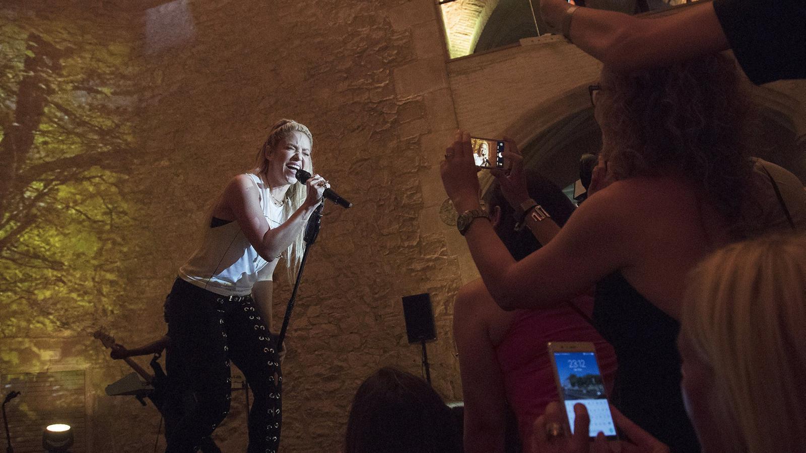 Sentir Shakira de molt a prop