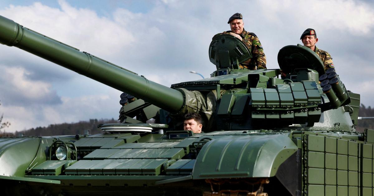 La despesa militar global torna a superar el rècord dels registres i Espanya es posiciona per primera vegada entre els 15 països que més diners hi destinen