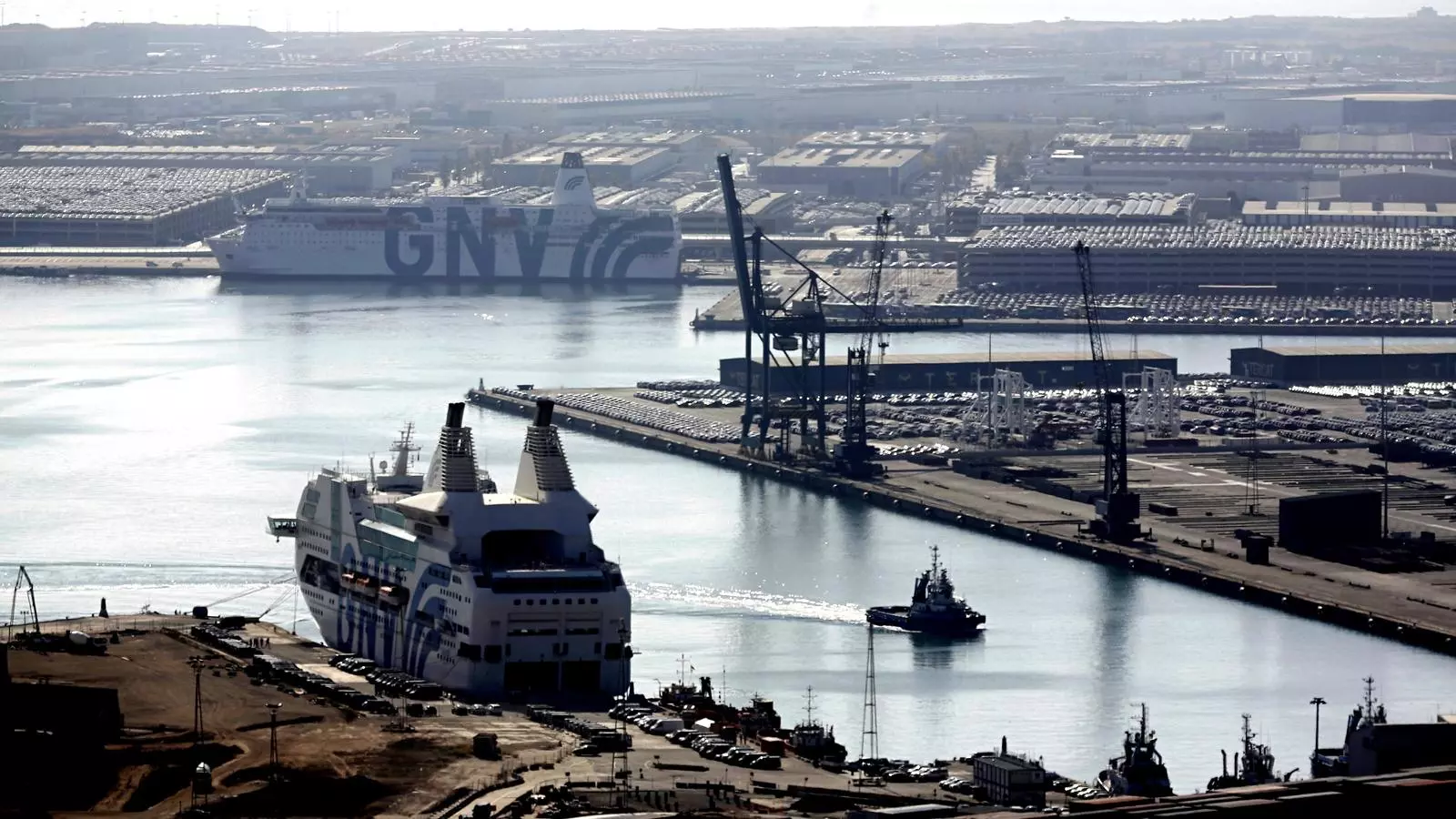 El vaixell que hi havia a Tarragona, amarrat aquest migdia al port de Barcelona