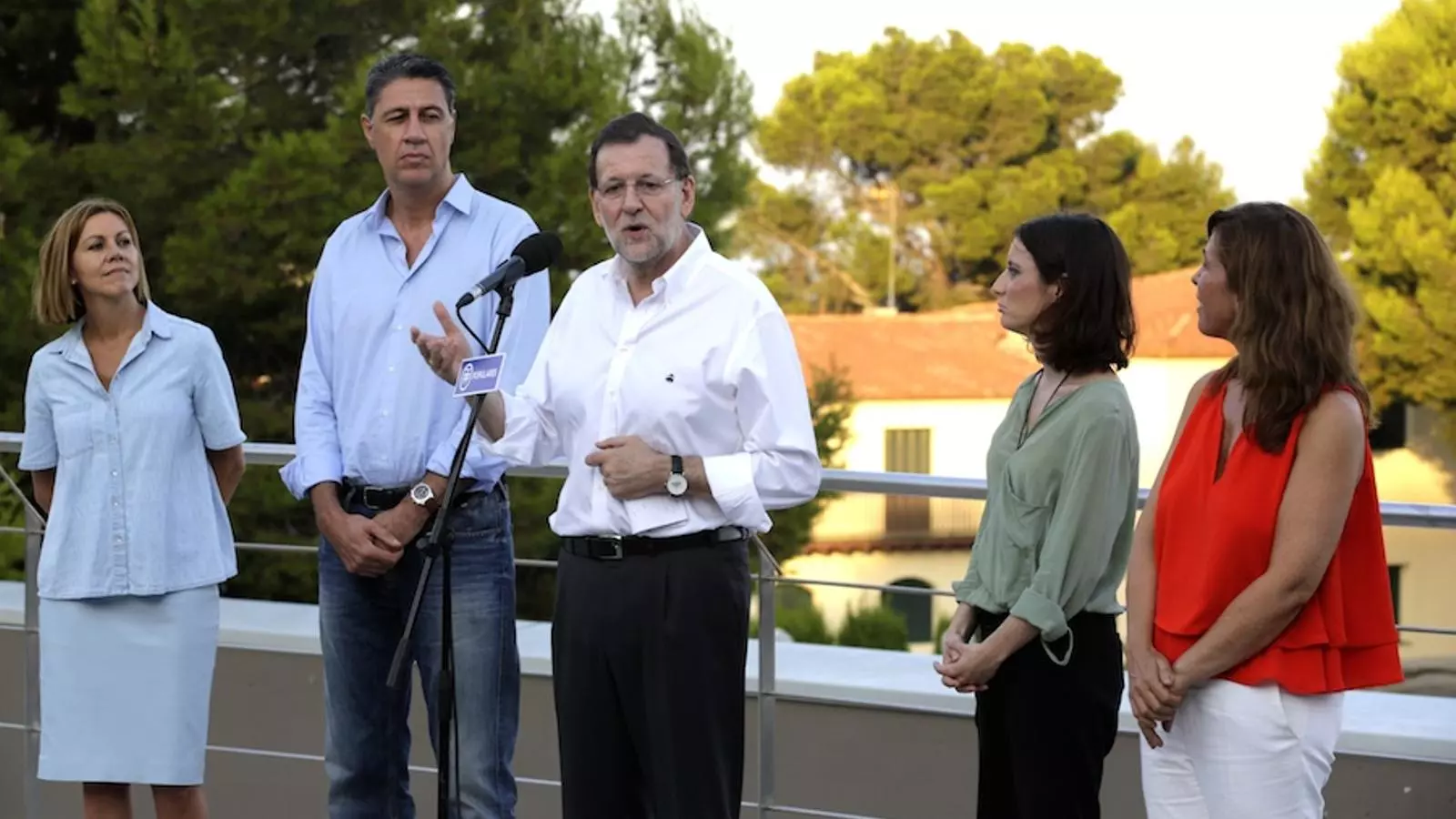 Mariano Rajoy, amb Cospedal, Albiol, Levi i Camacho, aquest dimecres a Castelldefels / MANOLO GARCIA