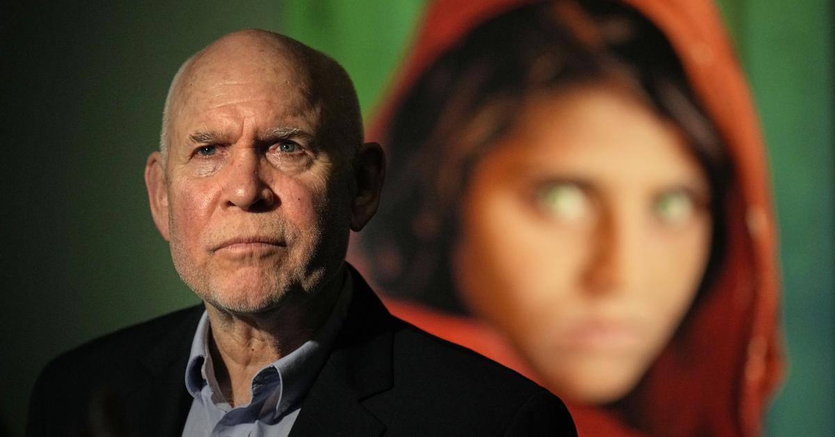 Steve McCurry omple el Palau Martorell d’icones d’un món en conflicte