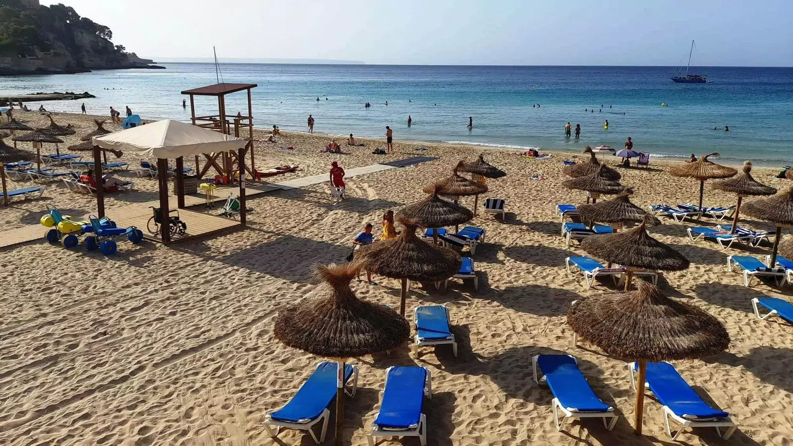 Cala Major, Cala Estancia, Ciutat Jardí, Can Pere Antoni i els balnearis 7 i 15 de Platja de Palma tenen aquest servei.