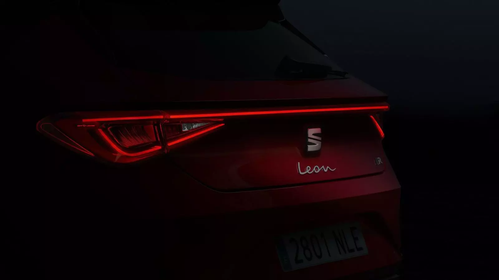 Seat mostra la primera imatge del nou León