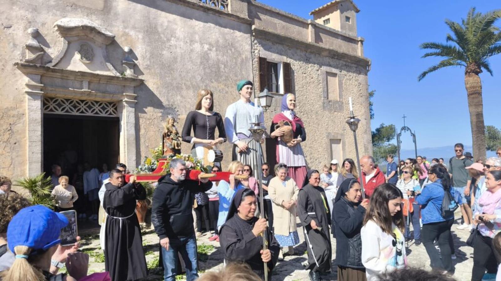 Petra, Vilafranca i Sant Joan han tancat les celebracions del centenari de l'església.