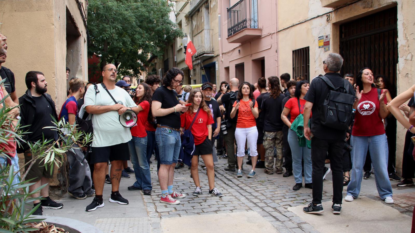 Gathering to prevent the eviction of Macarena in Sant Andreu