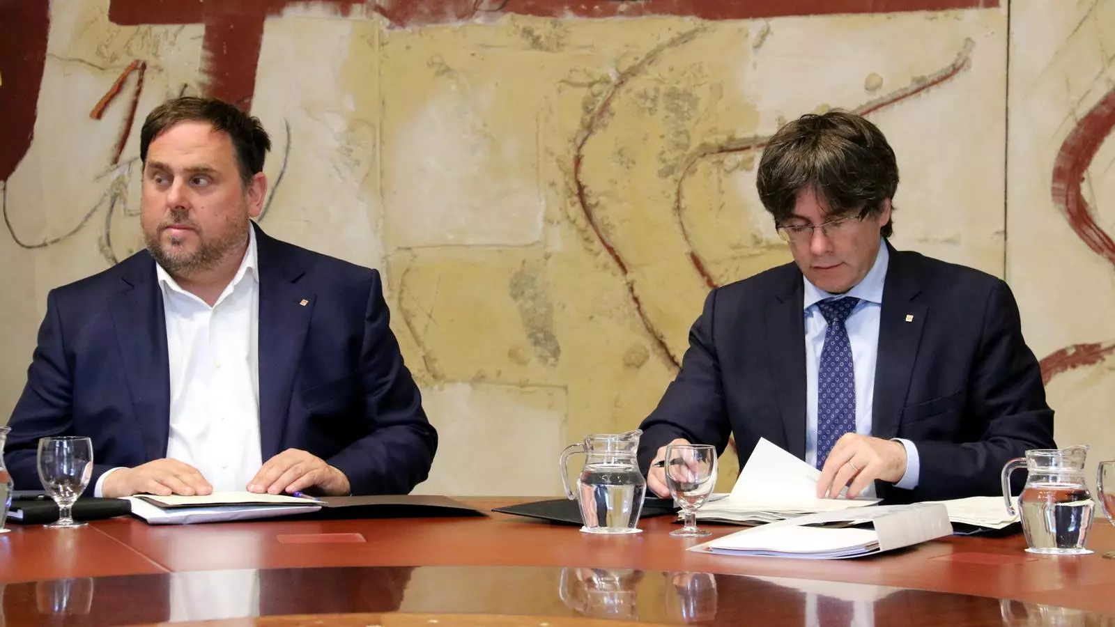 El president de la Generalitat, Carles Puigdemont, i el vicepresident, Oriol Junqueras