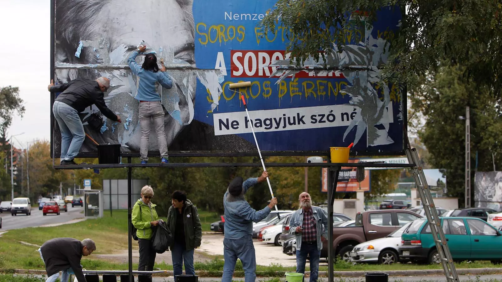 El govern de Viktor Orbán ha llançat una campanya publicitària en què ataca la figura del milionari George Soros.