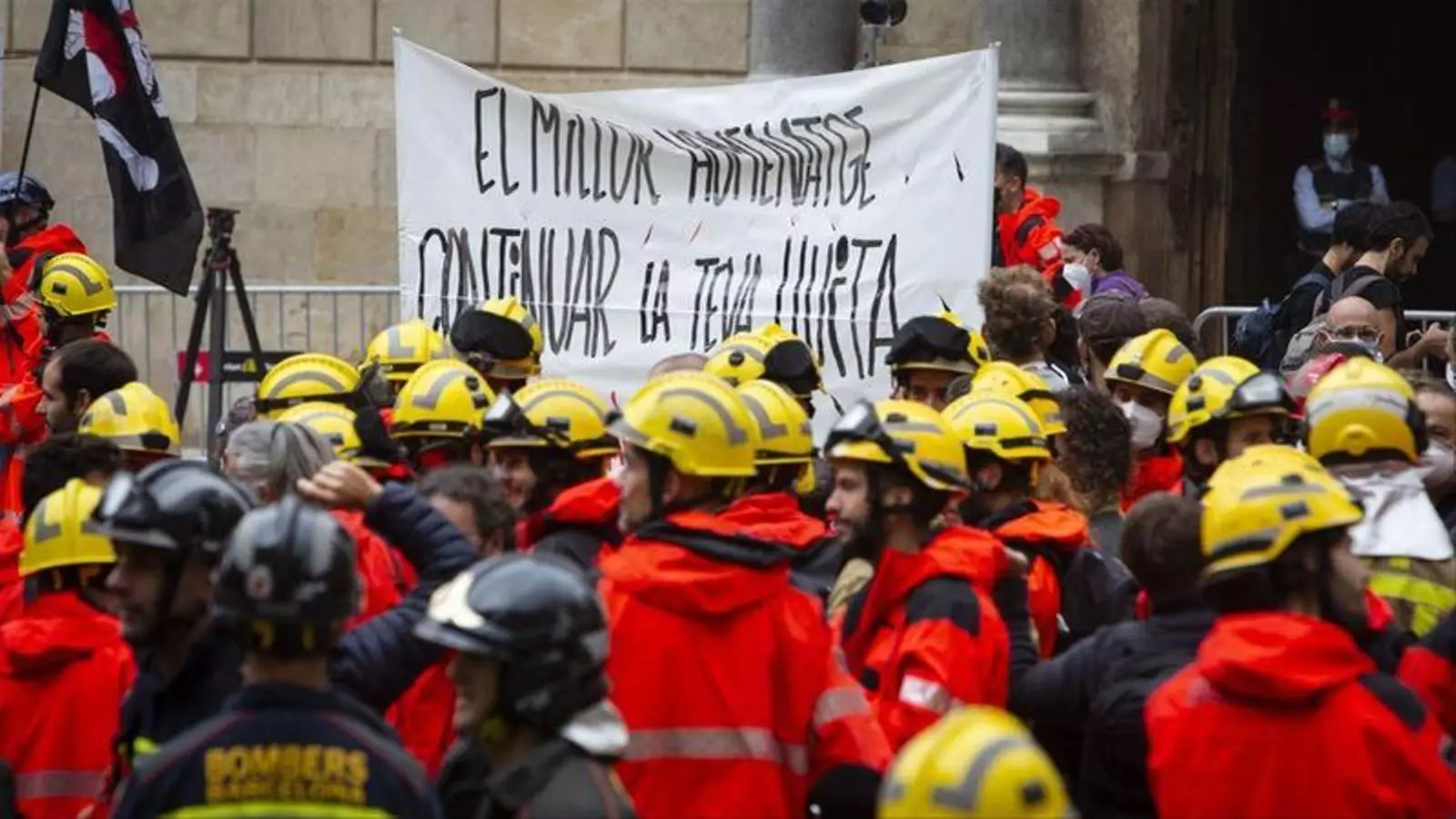 Una protesta de los bomberos a la plaza Santo Jaume de Barcelona, el octubre pasado