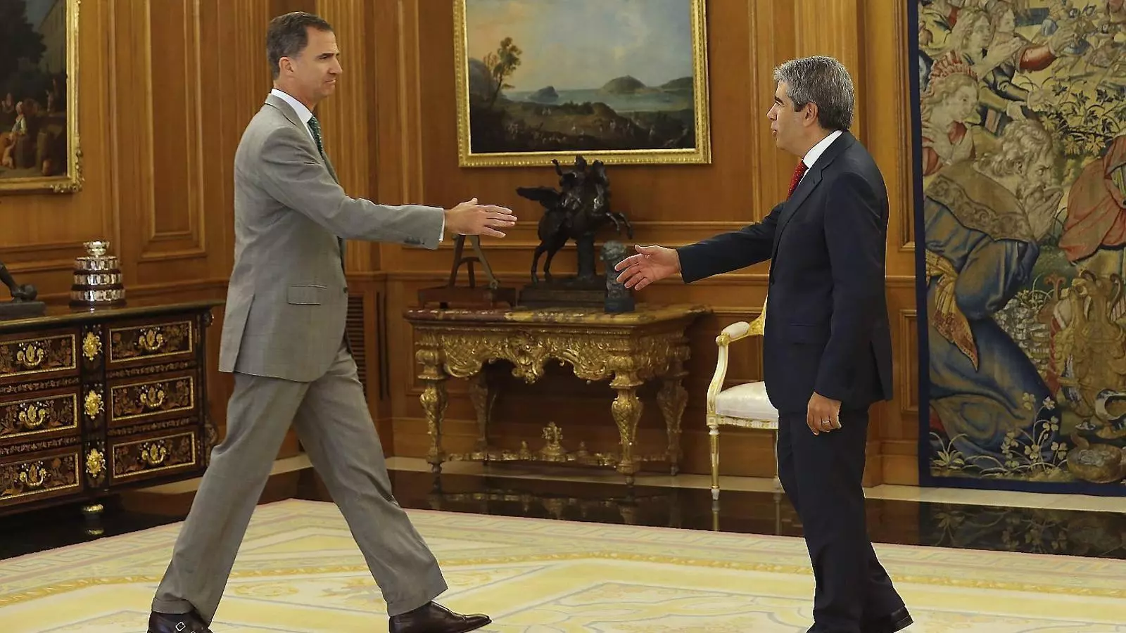 El ‘no’ de PDC i PNB a Rajoy posa Sánchez contra les cordes