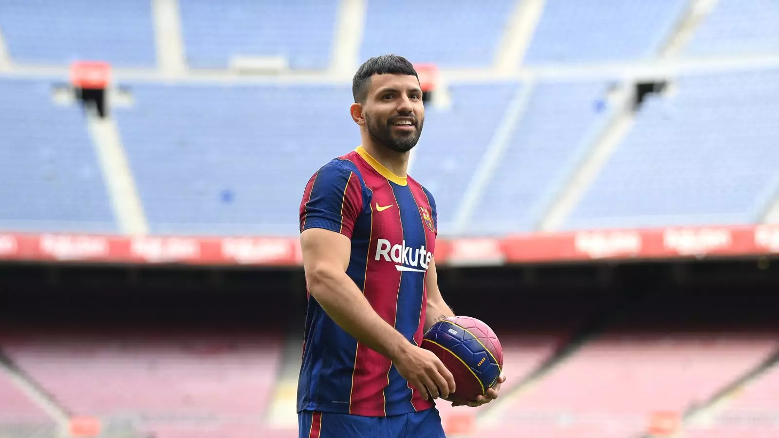 Sergio Kun Agüero durant la presentació com a nou jugador del Barça al Camp Nou, el 31 de maig.