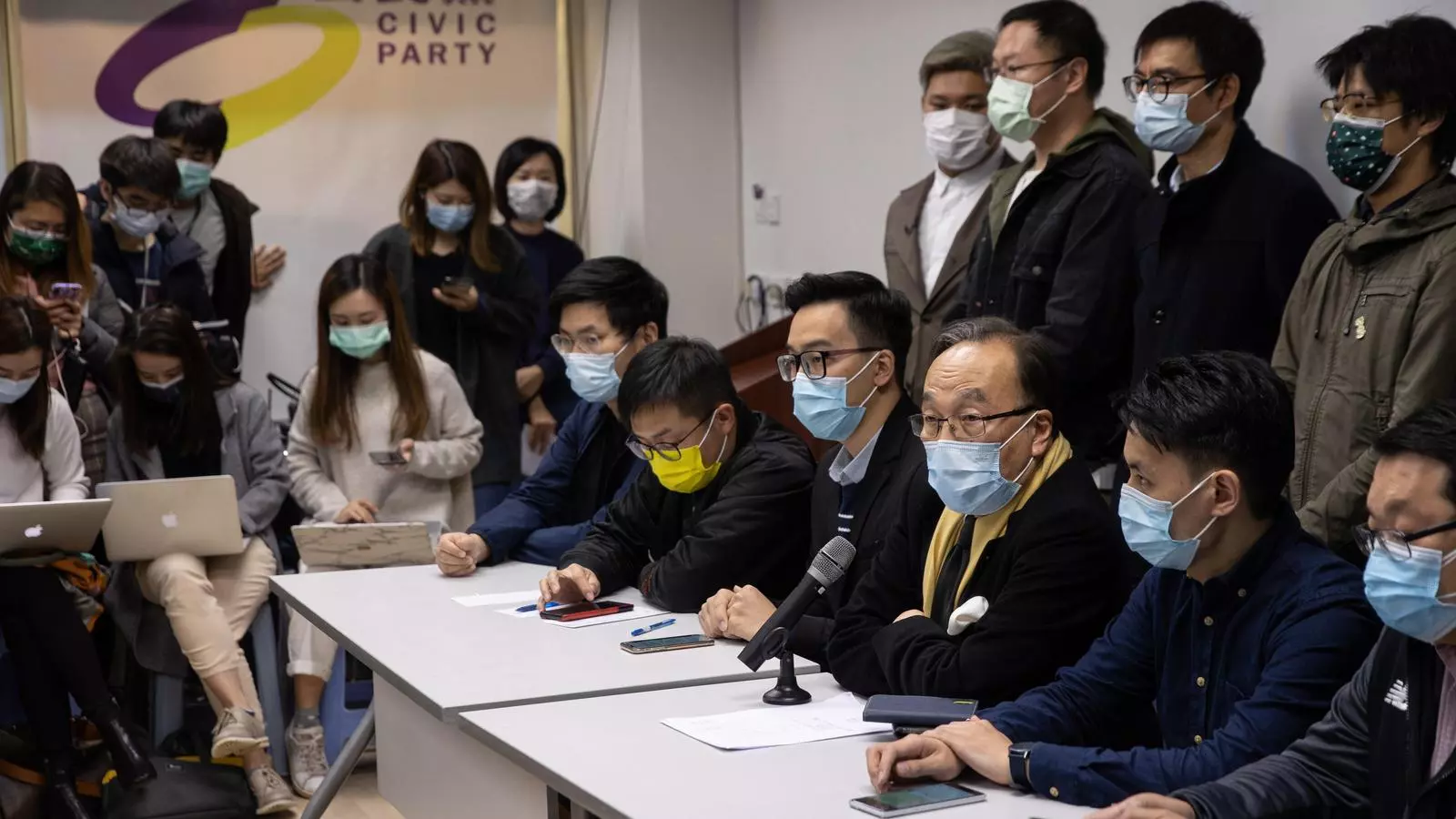 Conferència de premsa de representats del Partit Cívid de Hong Kong, aquest dimecres, després de les detencions practicades pel règim de Carrie Lam
