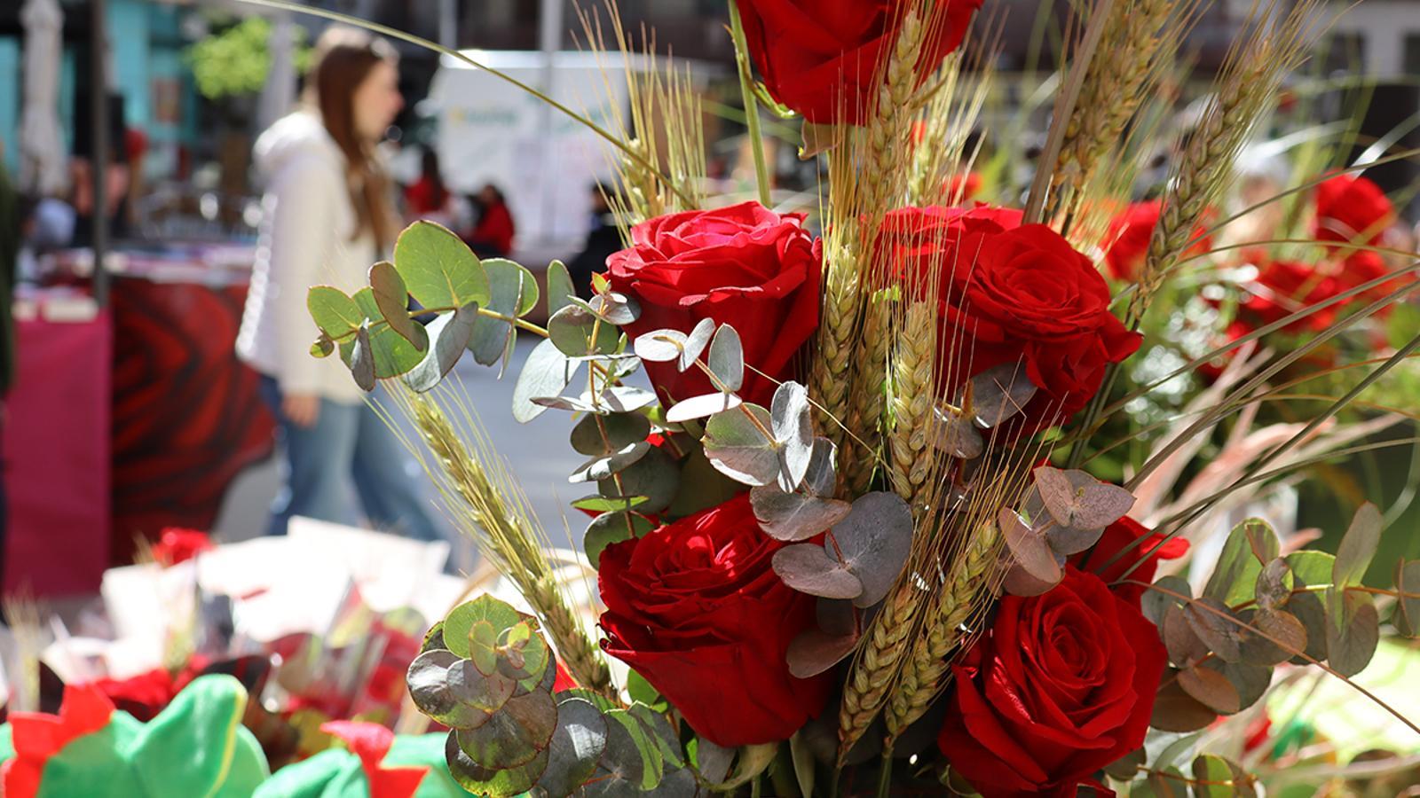 Roses d'una de les parades de la plaça Coprínceps.