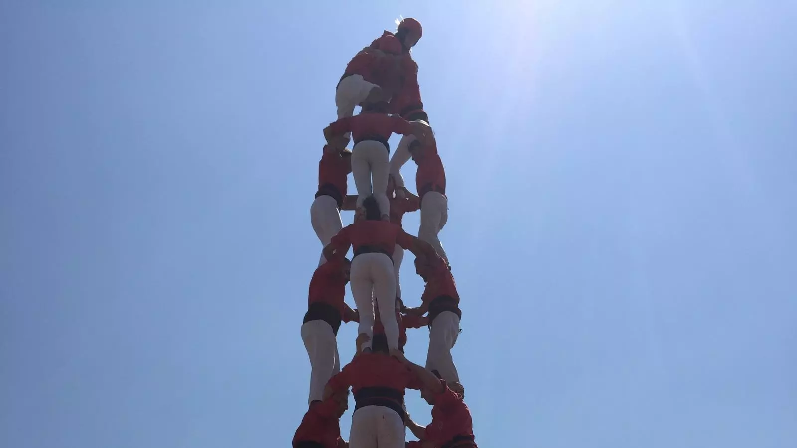 La Colla Joves de Valls completa els dos castells bàsics de nou a Llorenç del Penedès