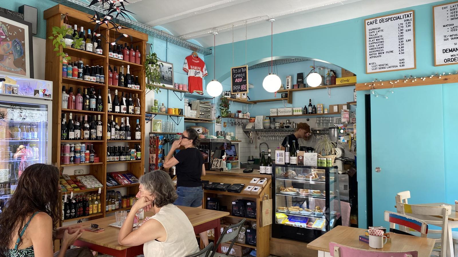 The interior of the Oh Cintas! in Vilassar de Mar.