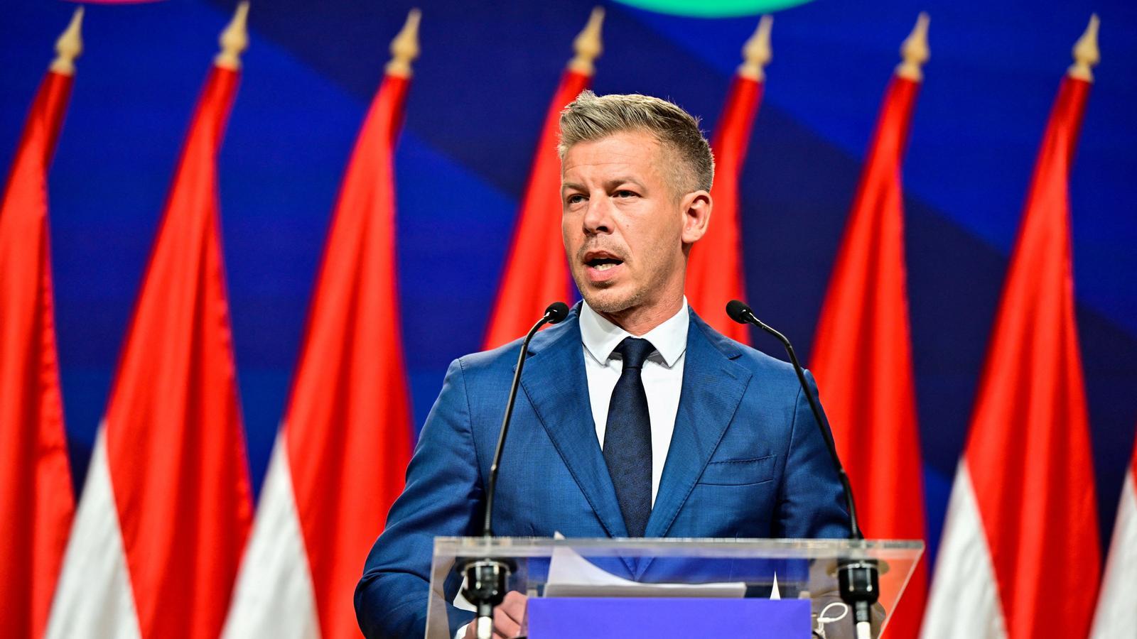 Péter Magyar, líder de Tisza, ganador de las elecciones en Hungría, en una rueda de prensa.