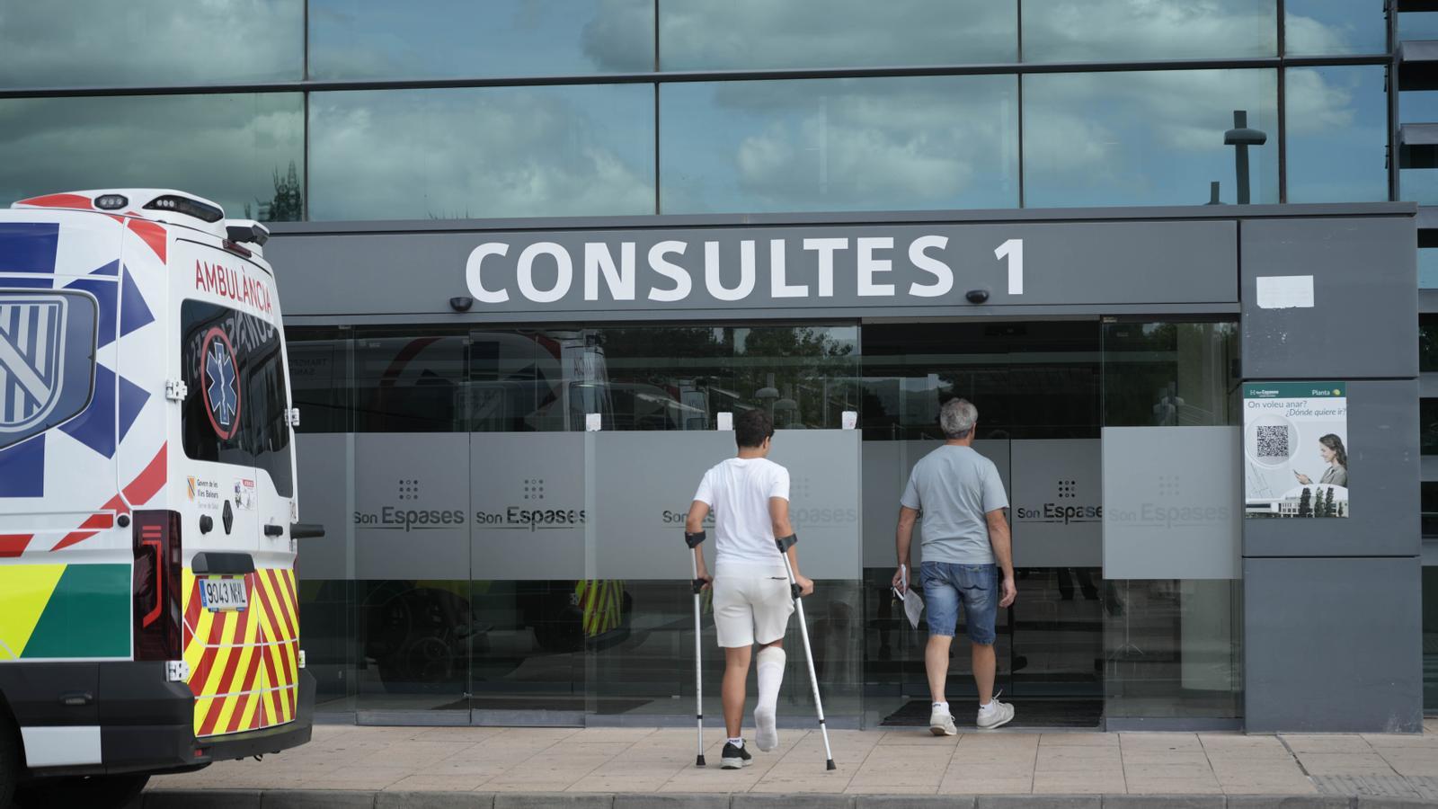 Entrada a las consultas del hospital de Son Espases.