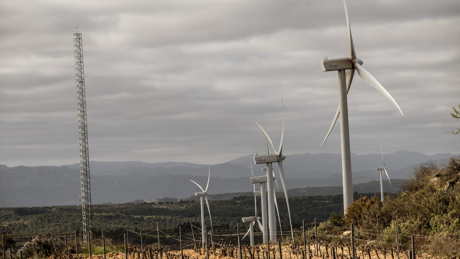 Parque eólico en la Terra Alta, frontera con Aragón.