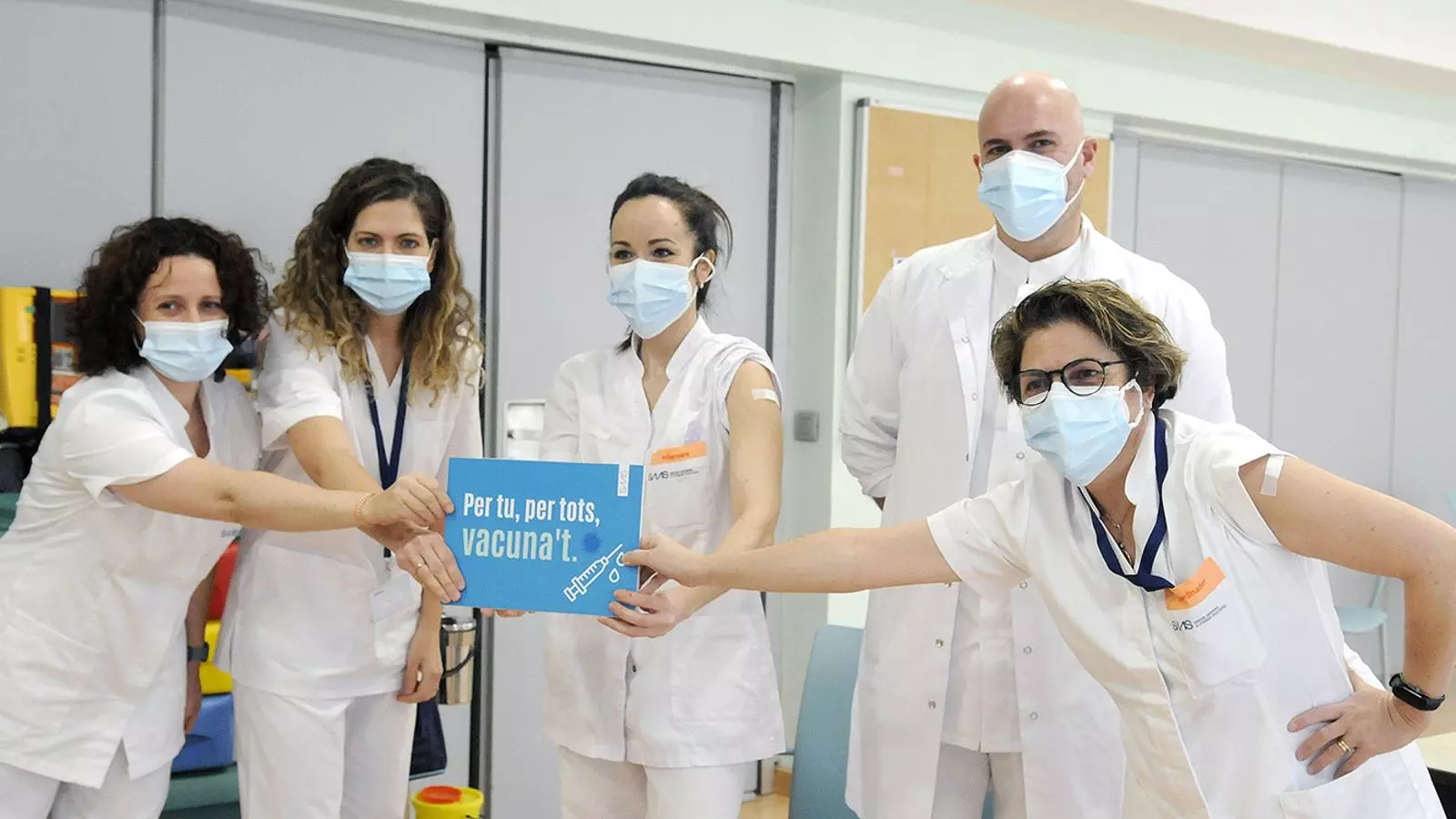 Personal sanitari del Cedre, animant a la vacunació. / SFG