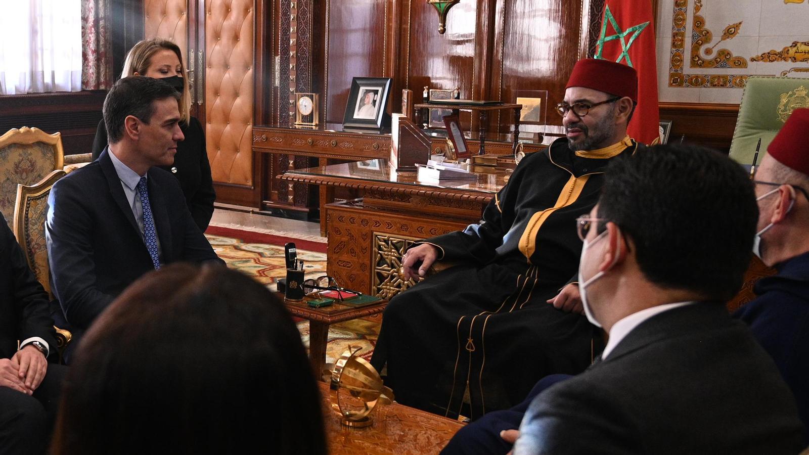 El president del govern espanyol, Pedro Sánchez, visitant el rei del Marroc, Mohammed VI