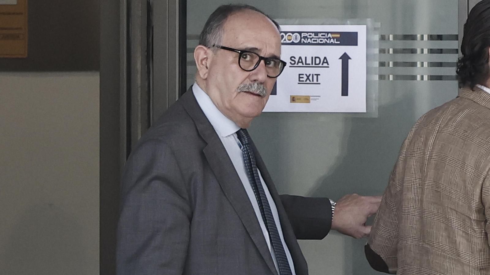 José Aníbal Álvarez saliendo de la Audiencia Nacional después de declarar como testigo en el caso Leire