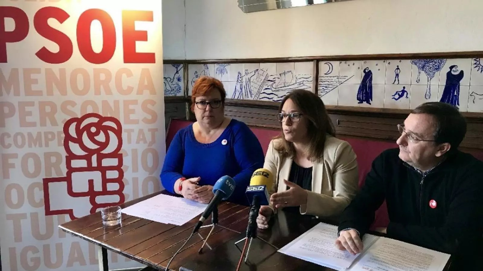 Garcia Querol i Morlà van anunciar l'entrada en funcionament de la depuradora d'Addaia a una roda de premsa sobre les eleccions del 10-N.