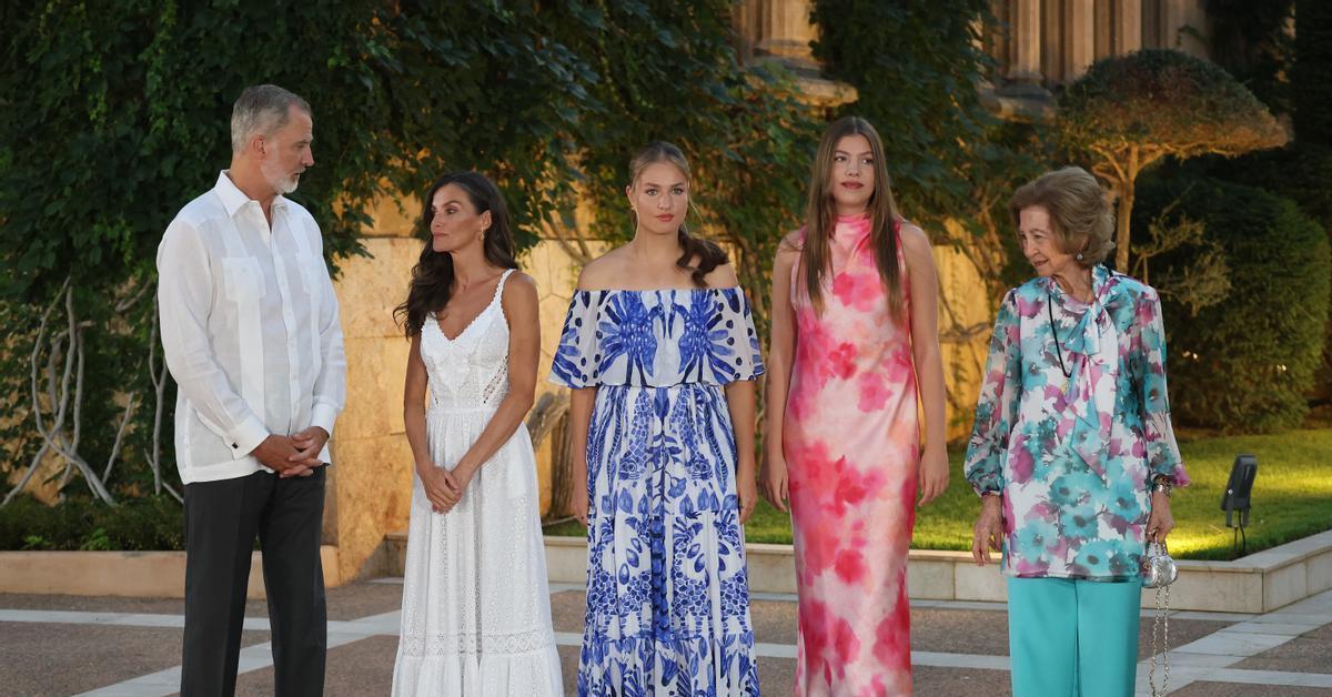 Does Letícia really pack her suitcase for members of the royal family?