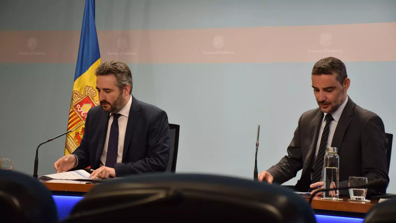 El ministre de Finances i portaveu, Eric Jover, i el secretari d'Estat d'Afers Financers Internacionals, Marc Ballestà, actualitzen la situació dels crèdits tous.